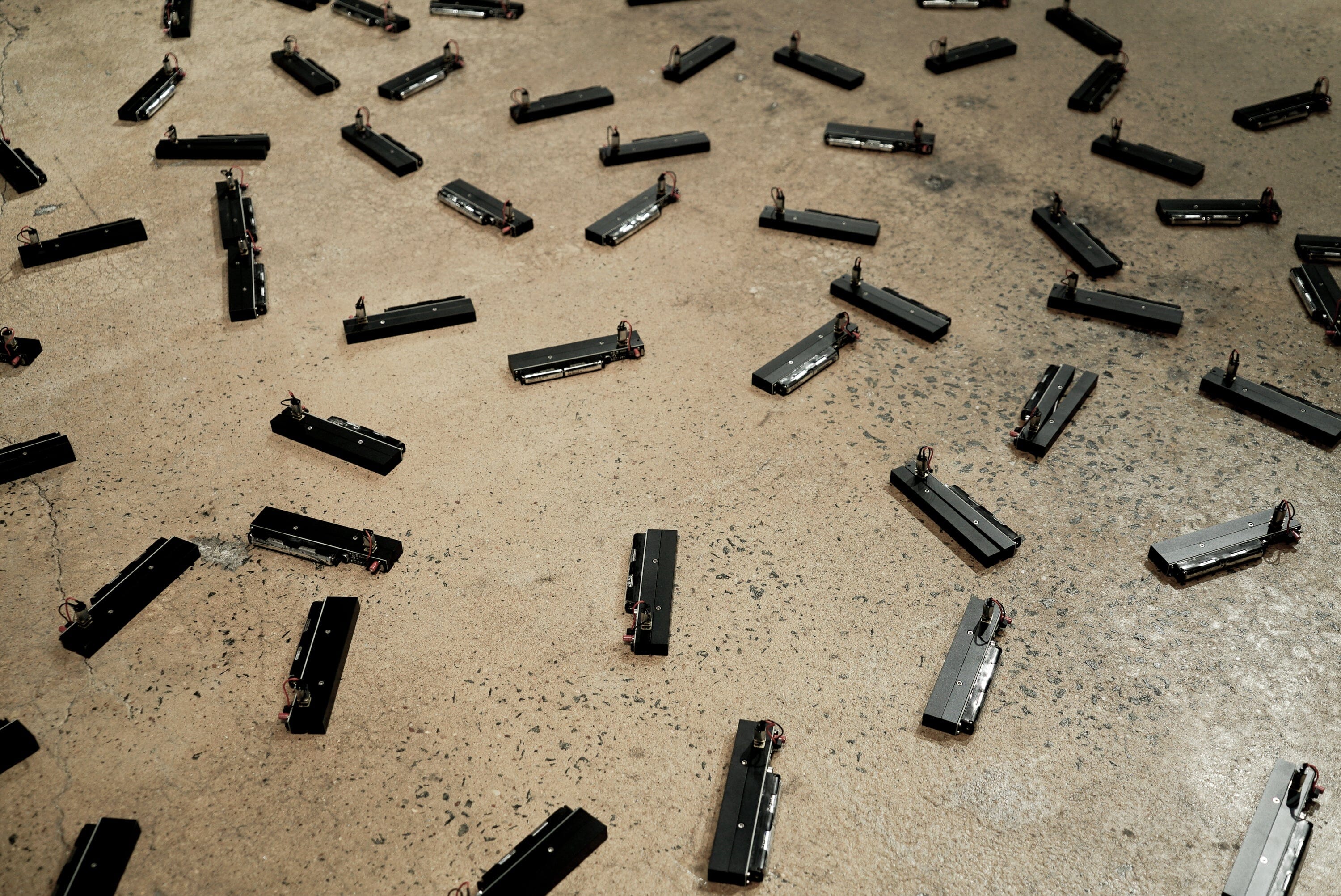 100 Clapping Machines