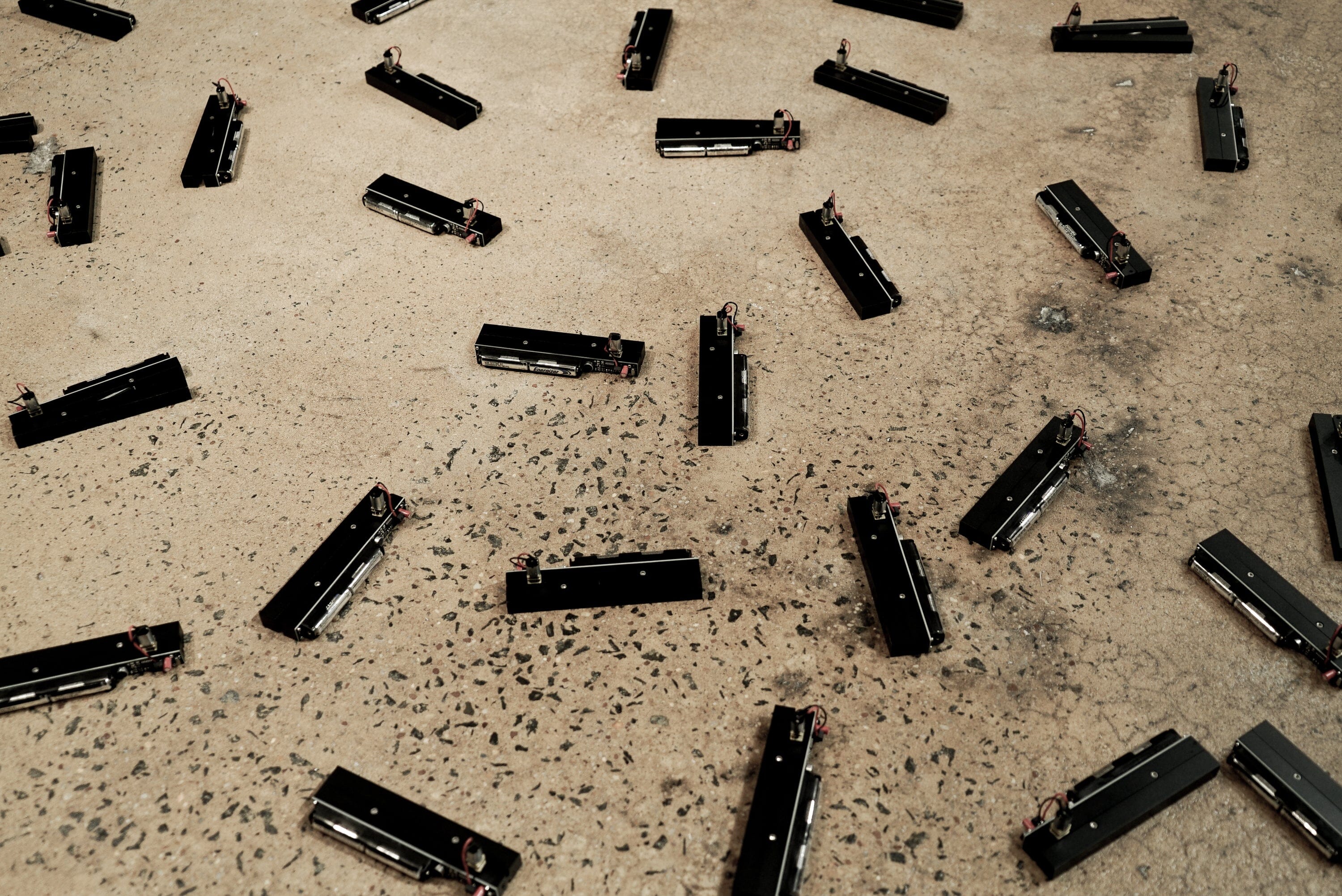 100 Clapping Machines