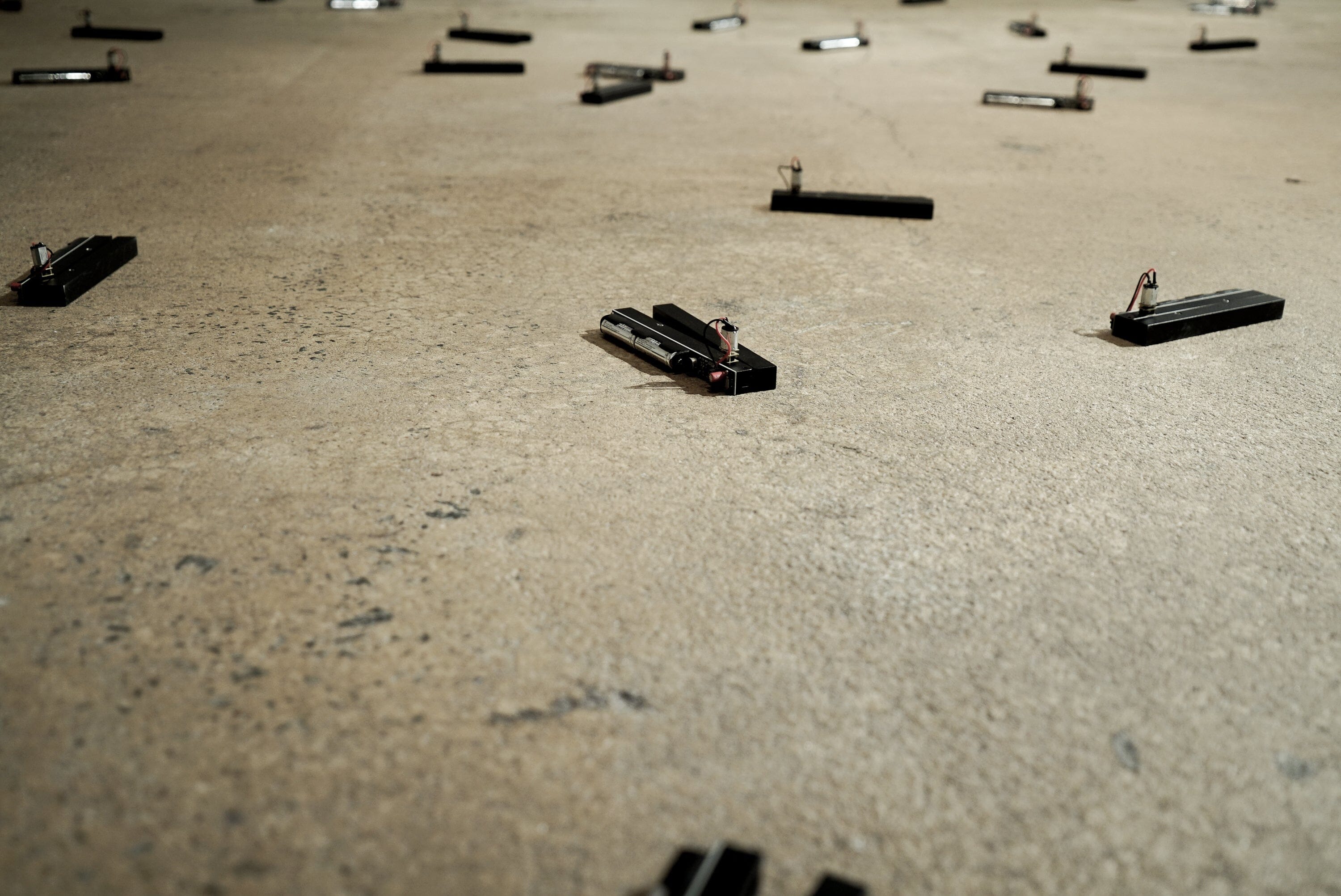 100 Clapping Machines