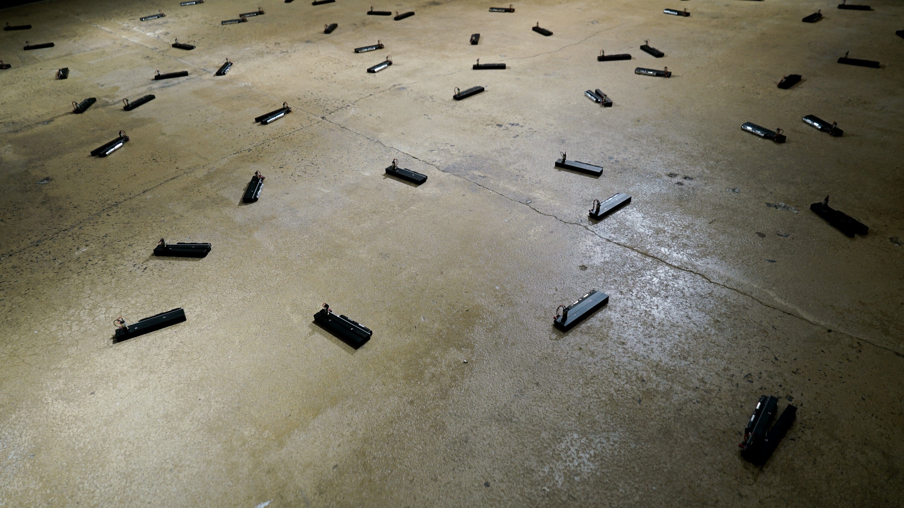 100 Clapping Machines