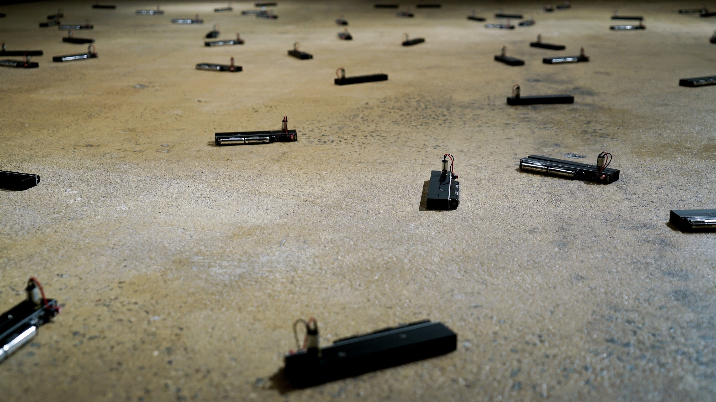 100 Clapping Machines