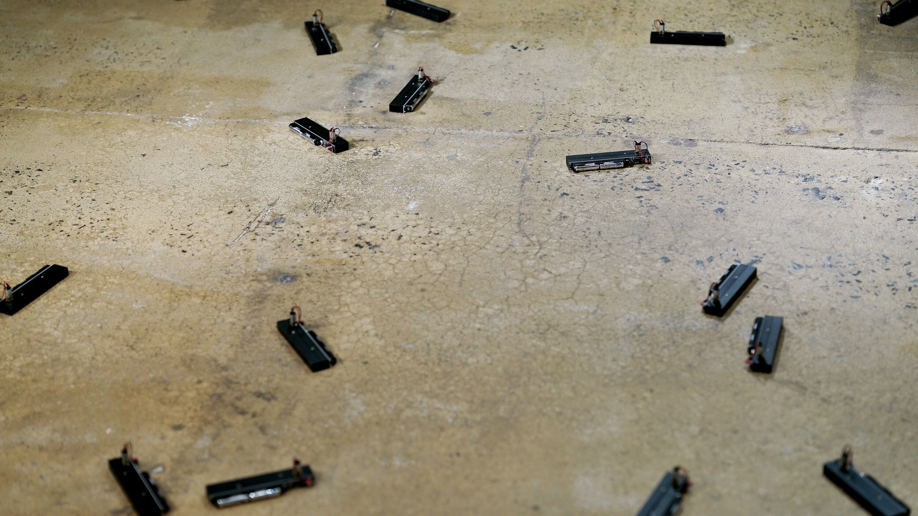 100 Clapping Machines